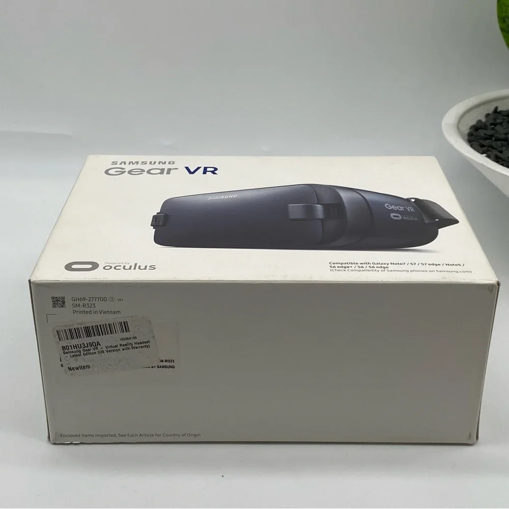Samsung Gear VR (2016) oculus compatible with- GS7s, Note 5, GS6s discontinued